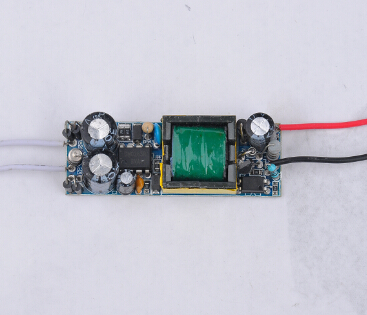 Self recovery fuse for LED driver input and output protection